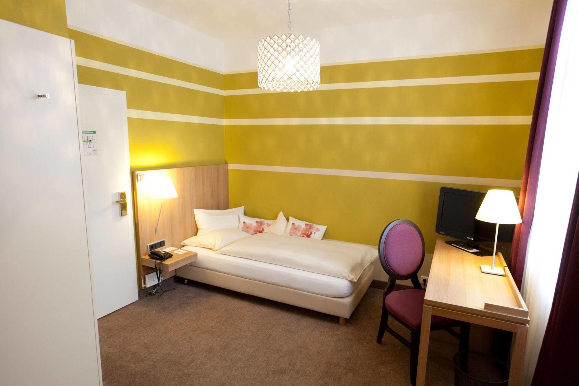 Hotel Schepers Гронау Экстерьер фото